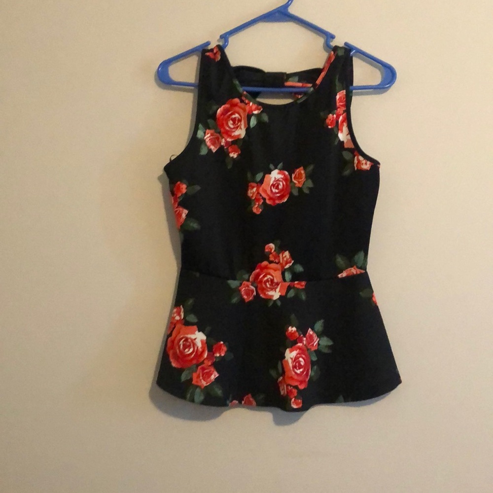 FOREVER 21 no sleeve blouse